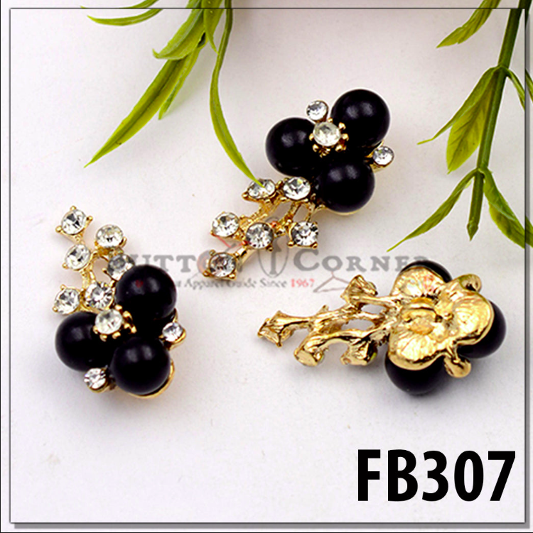 Fancy Button With Pearls