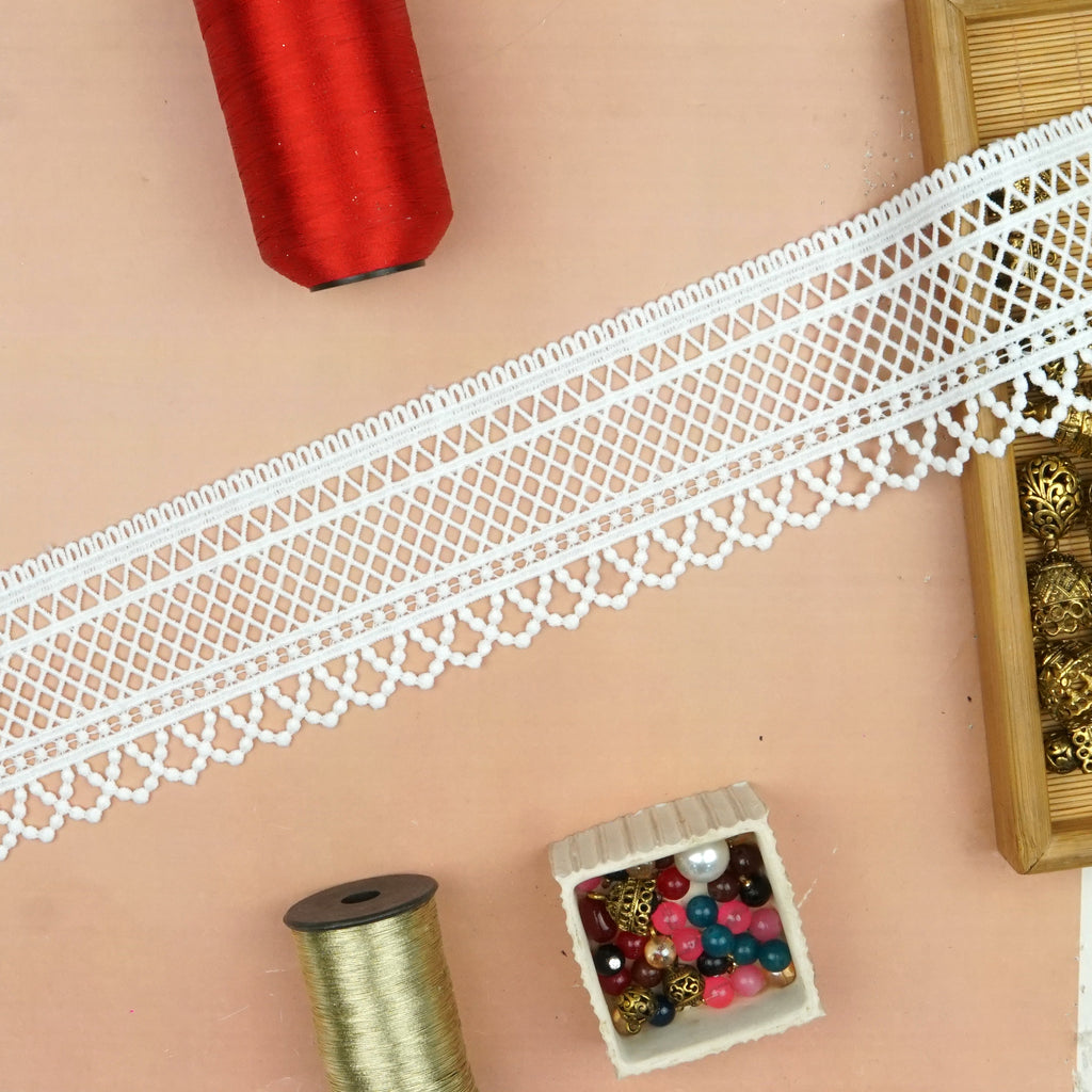 One Side Border Shuttle Lace