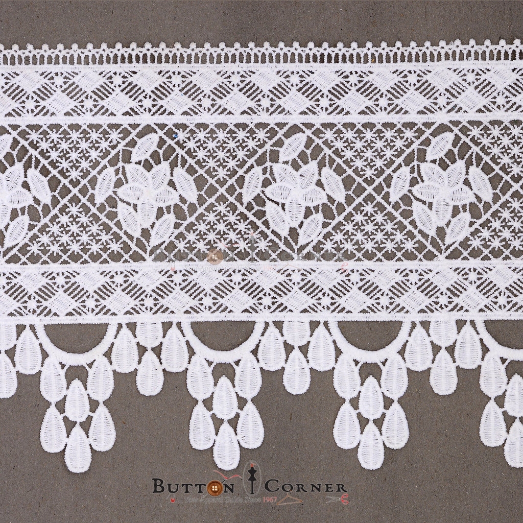 One Side Border Shuttle Lace