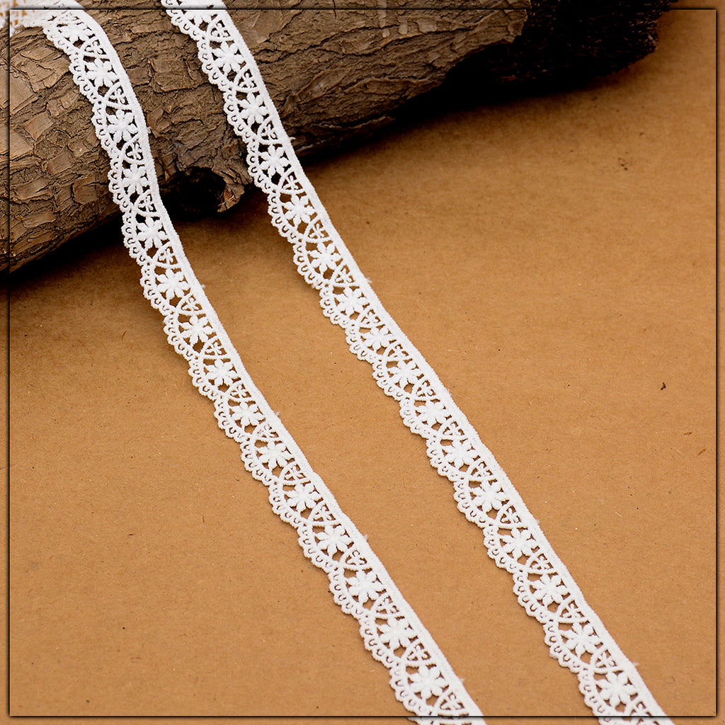 One Side Border Shuttle Lace