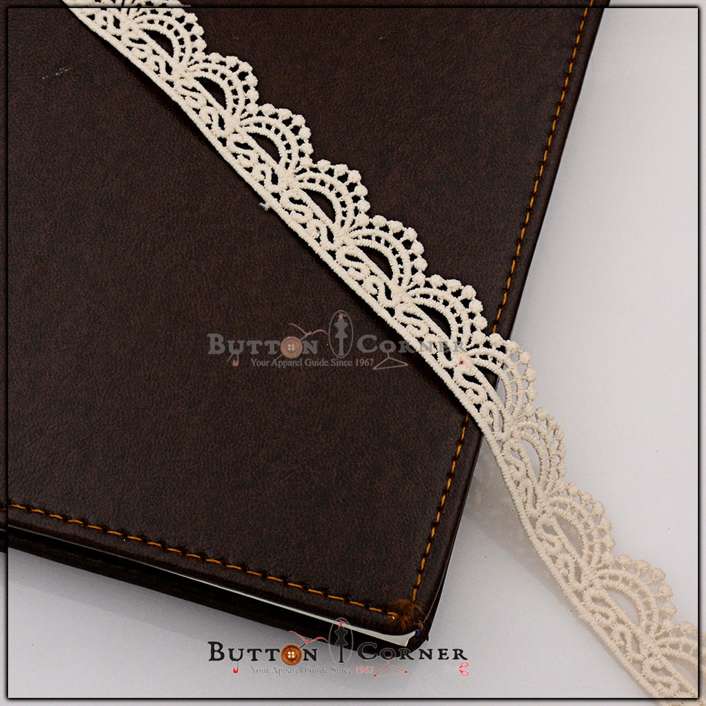 One Side Border Shuttle Lace