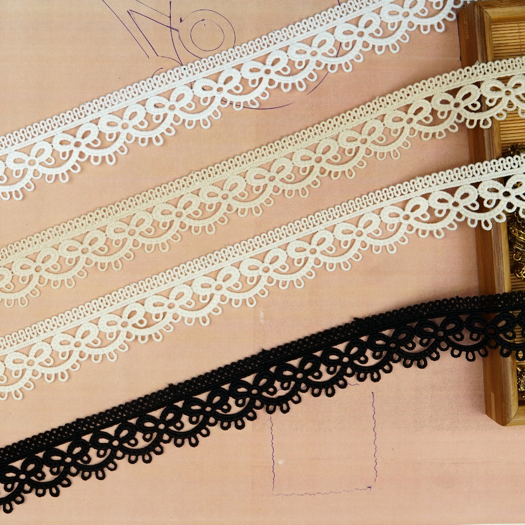 One Side Border Shuttle Lace