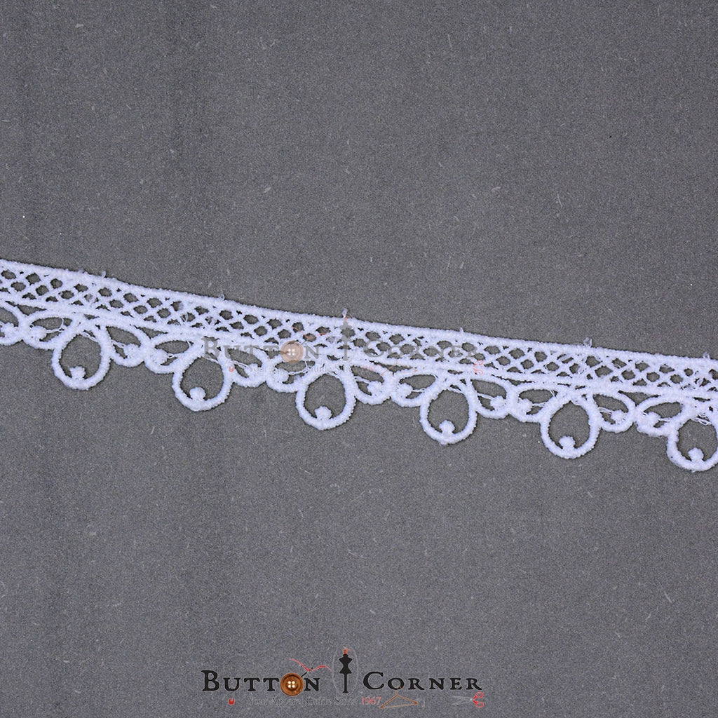 One Side Border Shuttle Lace