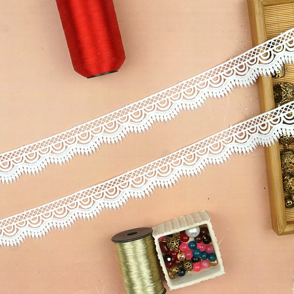 One Side Border Shuttle Lace