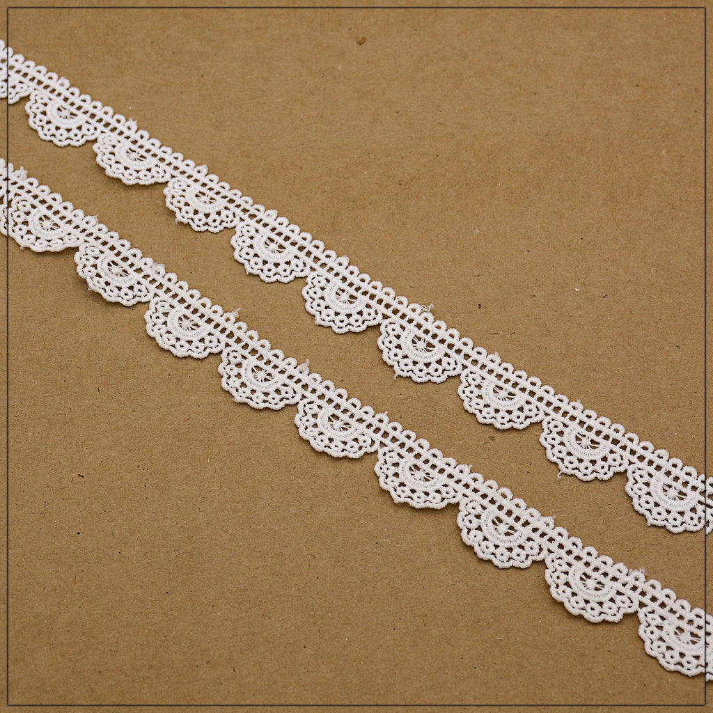 Shuttle One Side Border Lace