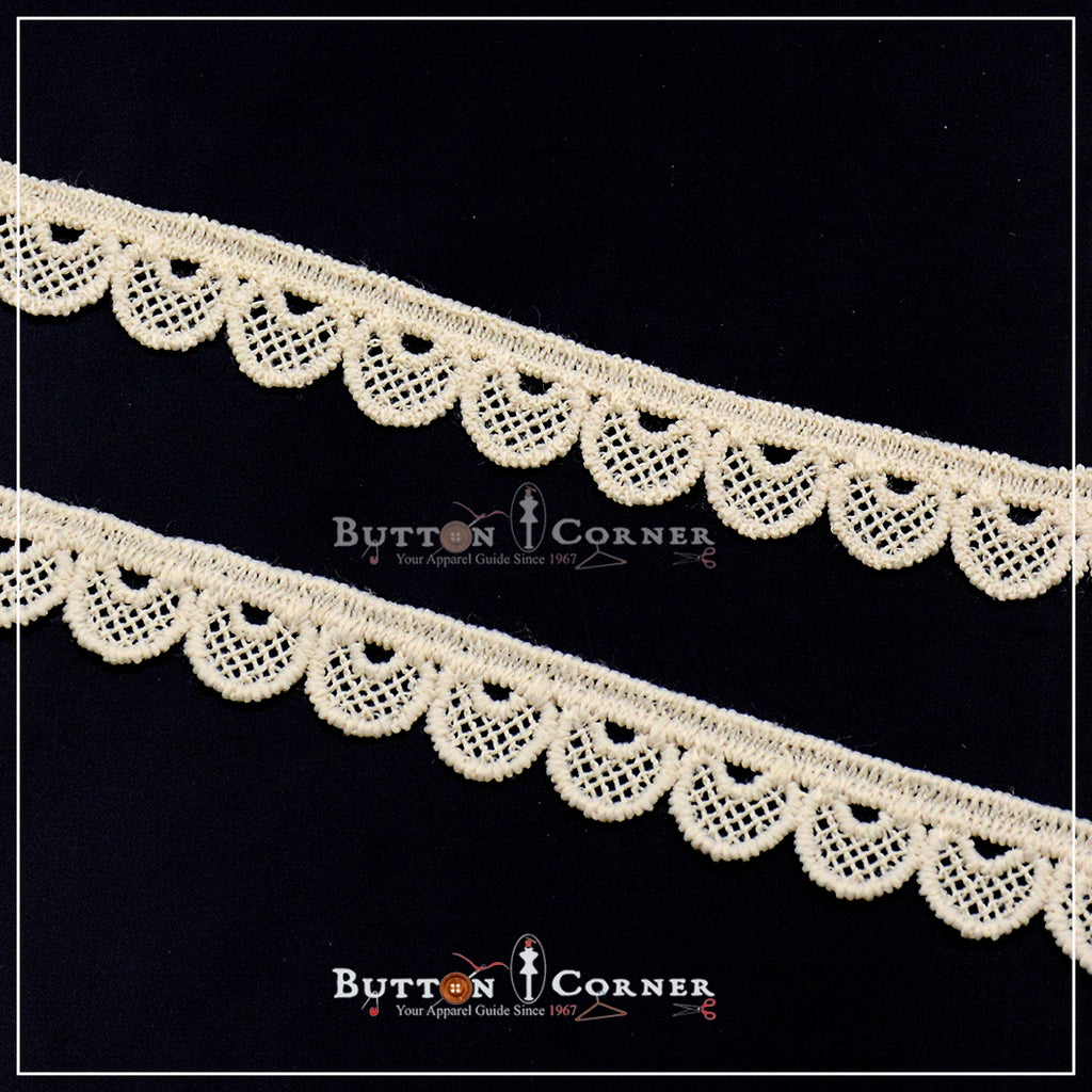 One Side Border Shuttle Lace