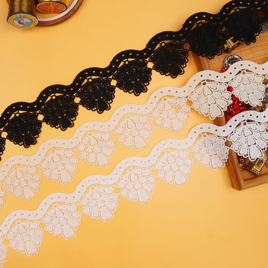 One Side Border Shuttle Lace