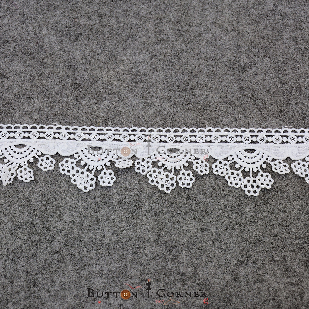 One Side Border Shuttle Lace