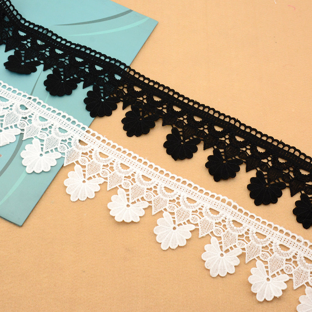 One Side Border Shuttle Lace